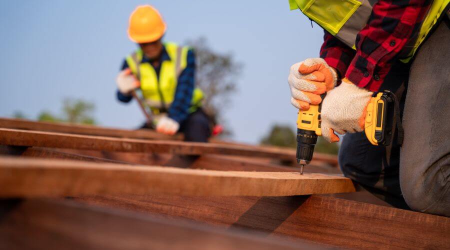 Professional gutter cleaning in Altoona, WI